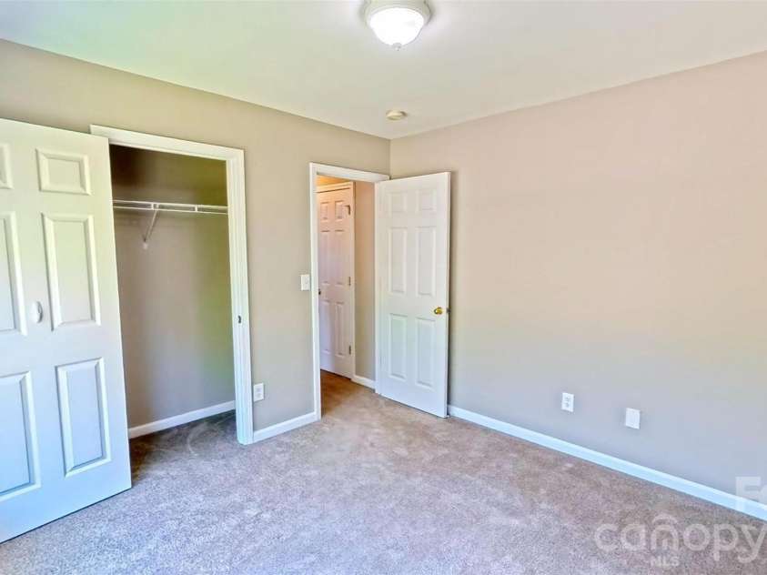 14516 Asheton Creek Drive, Charlotte, NC 28273.  MLS# CAR4417159, YatesRealty ID 50076. 