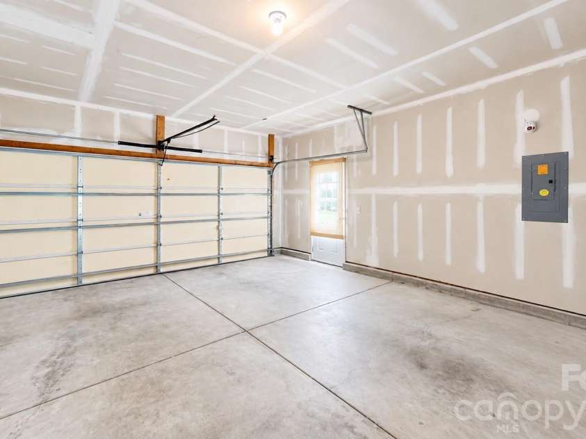 14516 Asheton Creek Drive, Charlotte, NC 28273.  MLS# CAR4417159, YatesRealty ID 50076. 