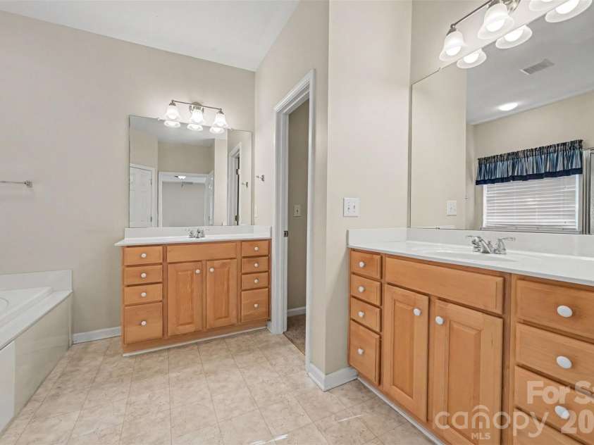 713 Larkridge Court, Rock Hill, SC 29730.  MLS# CAR4423599, YatesRealty ID 50077. 