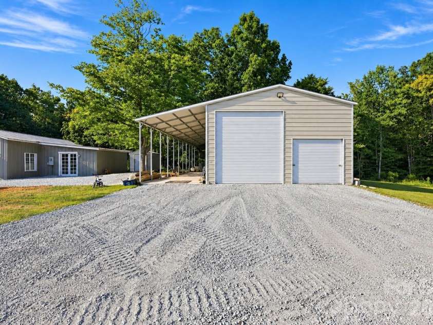 3628 Rainey Avenue, Sharon, SC 29742.  MLS# CAR4417525, YatesRealty ID 50078. 40 x 50 shop