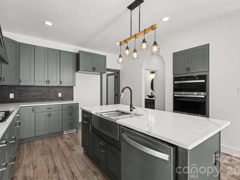 638 Black Street, Rock Hill, SC 29730.  MLS# CAR4423165, YatesRealty ID 50079. 