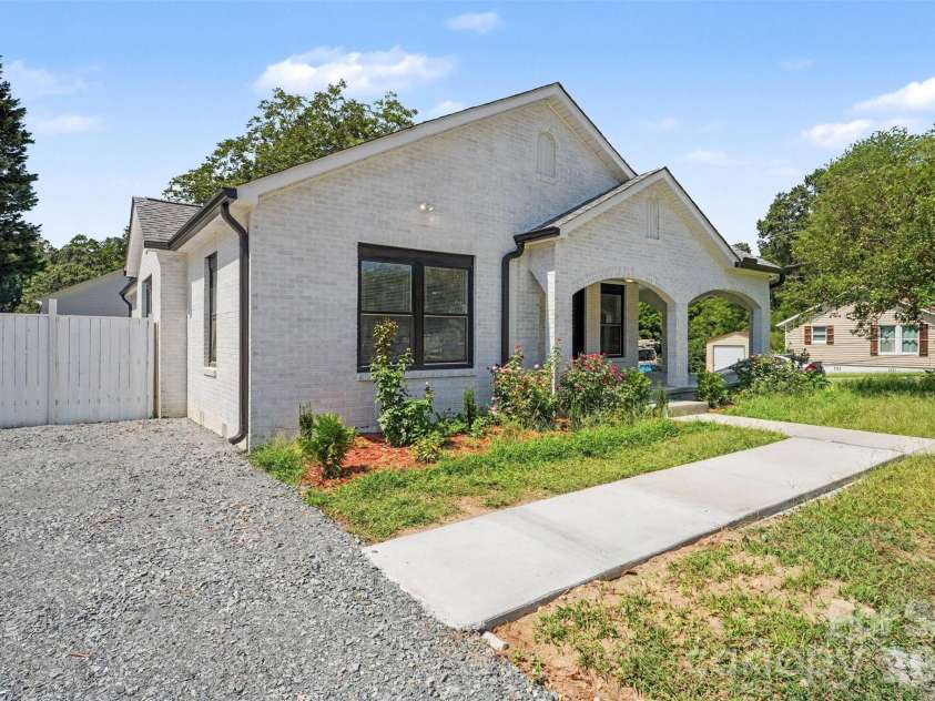 600 Chapel Street, Landis, NC 28088.  MLS# CAR4422527, YatesRealty ID 50080. 
