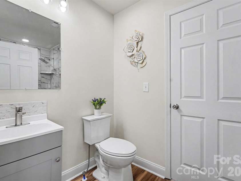 600 Chapel Street, Landis, NC 28088.  MLS# CAR4422527, YatesRealty ID 50080. Jack & Jill Full Bathroom