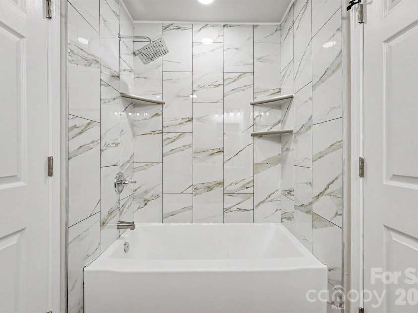 600 Chapel Street, Landis, NC 28088.  MLS# CAR4422527, YatesRealty ID 50080. Primary bathroom