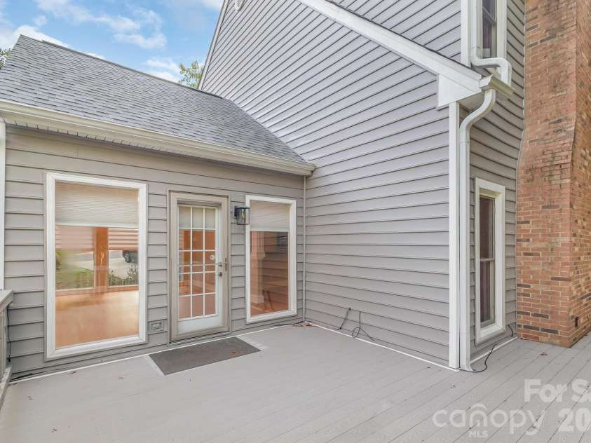 6009 Coaching Inn Court, Charlotte, NC 28270.  MLS# CAR4423654, YatesRealty ID 50081. 