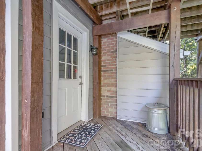 6009 Coaching Inn Court, Charlotte, NC 28270.  MLS# CAR4423654, YatesRealty ID 50081. 