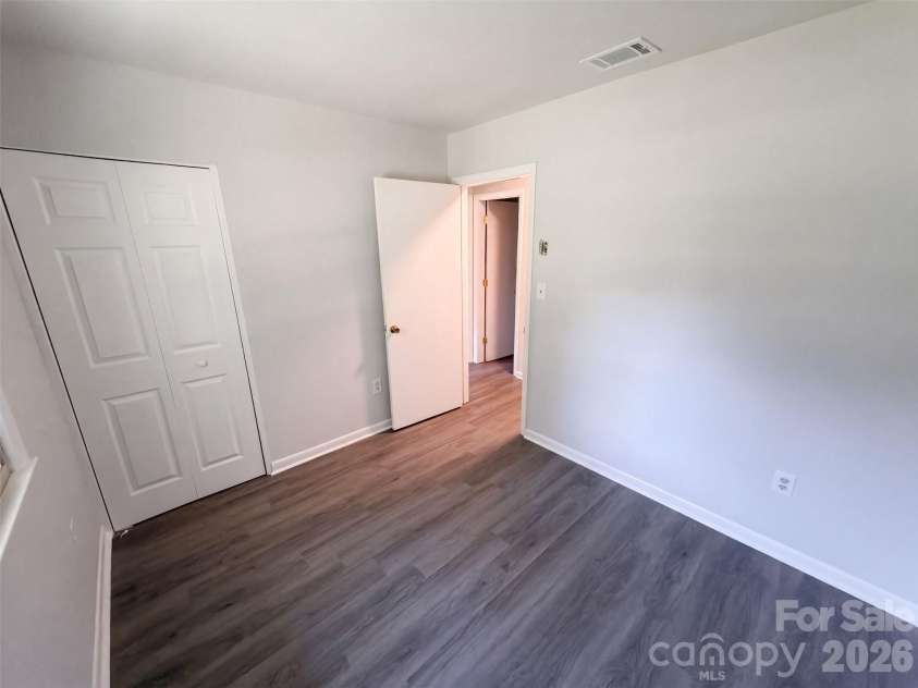 6531 Rosecran Drive, Charlotte, NC 28215.  MLS# CAR4423660, YatesRealty ID 50083. 