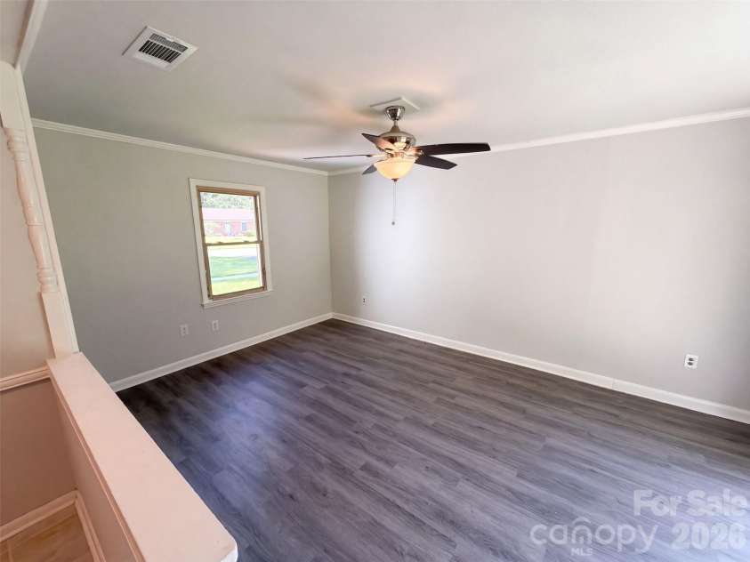 6531 Rosecran Drive, Charlotte, NC 28215.  MLS# CAR4423660, YatesRealty ID 50083. 