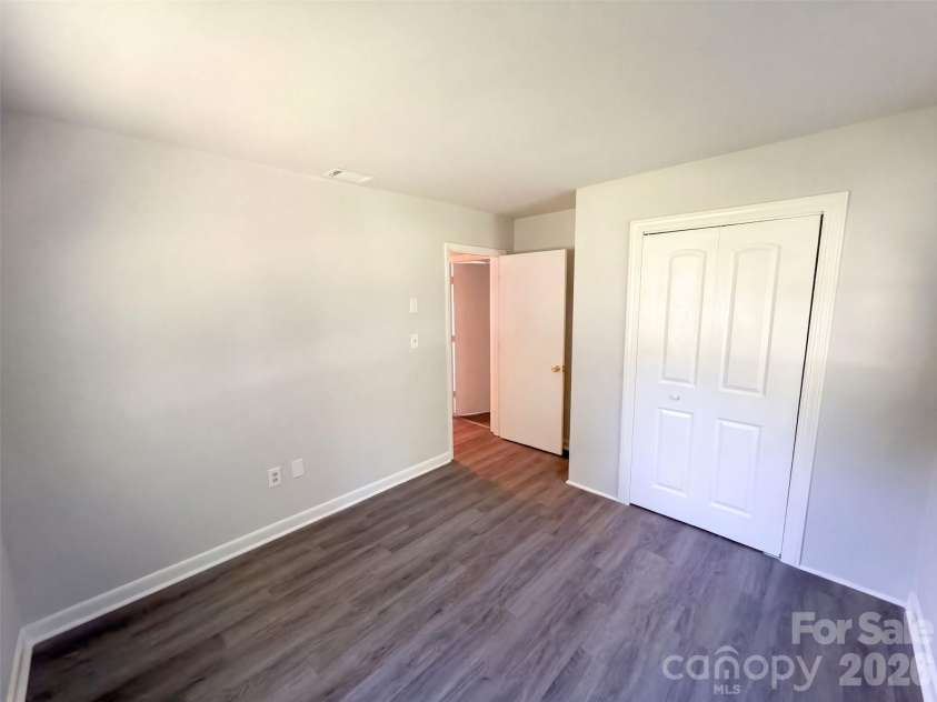 6531 Rosecran Drive, Charlotte, NC 28215.  MLS# CAR4423660, YatesRealty ID 50083. 