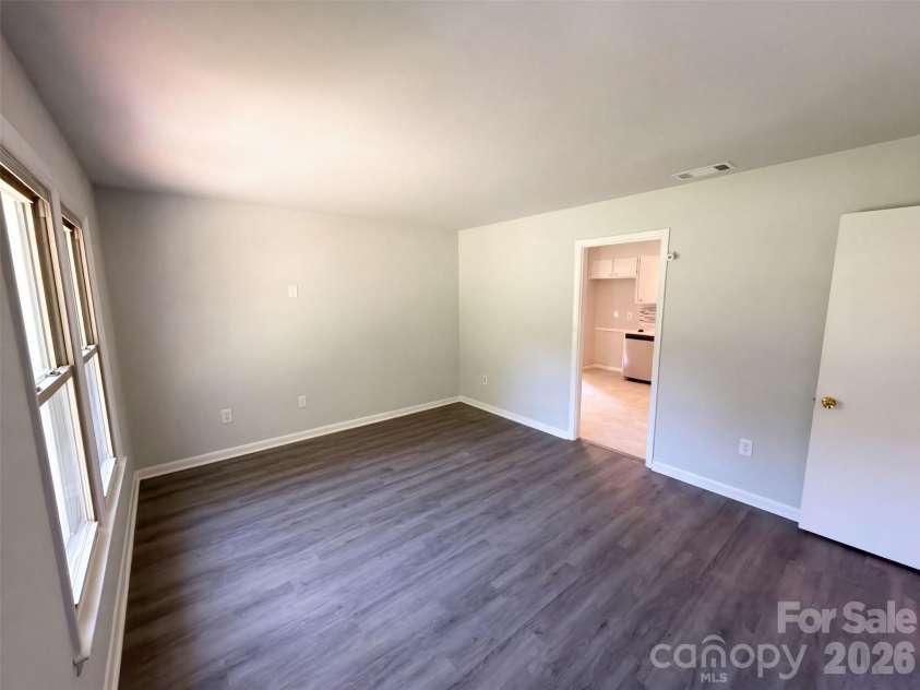 6531 Rosecran Drive, Charlotte, NC 28215.  MLS# CAR4423660, YatesRealty ID 50083. 