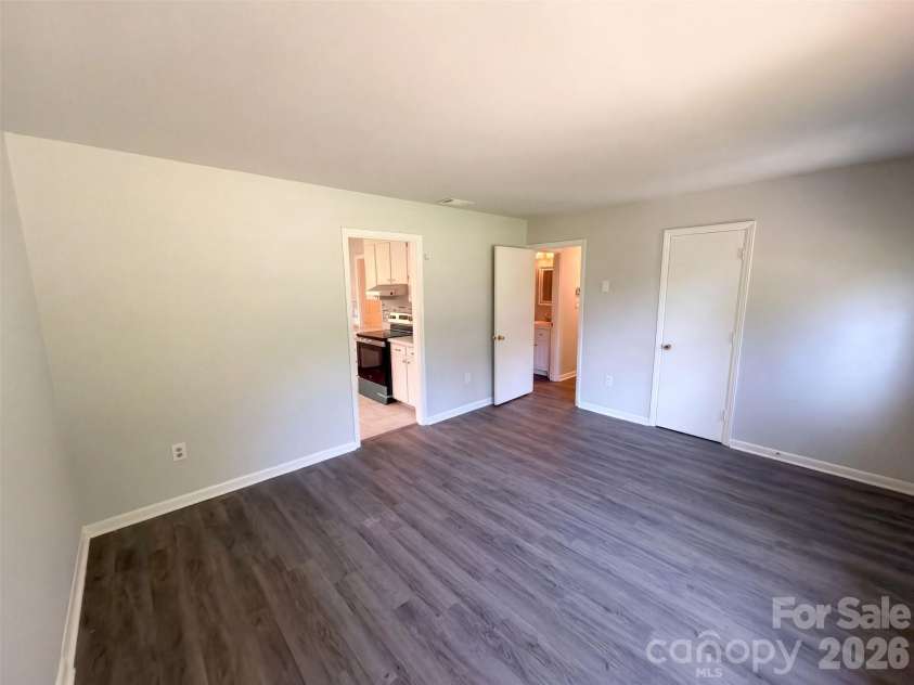 6531 Rosecran Drive, Charlotte, NC 28215.  MLS# CAR4423660, YatesRealty ID 50083. 