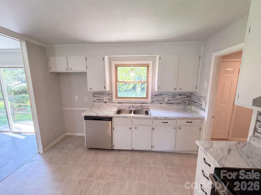6531 Rosecran Drive, Charlotte, NC 28215.  MLS# CAR4423660, YatesRealty ID 50083. 