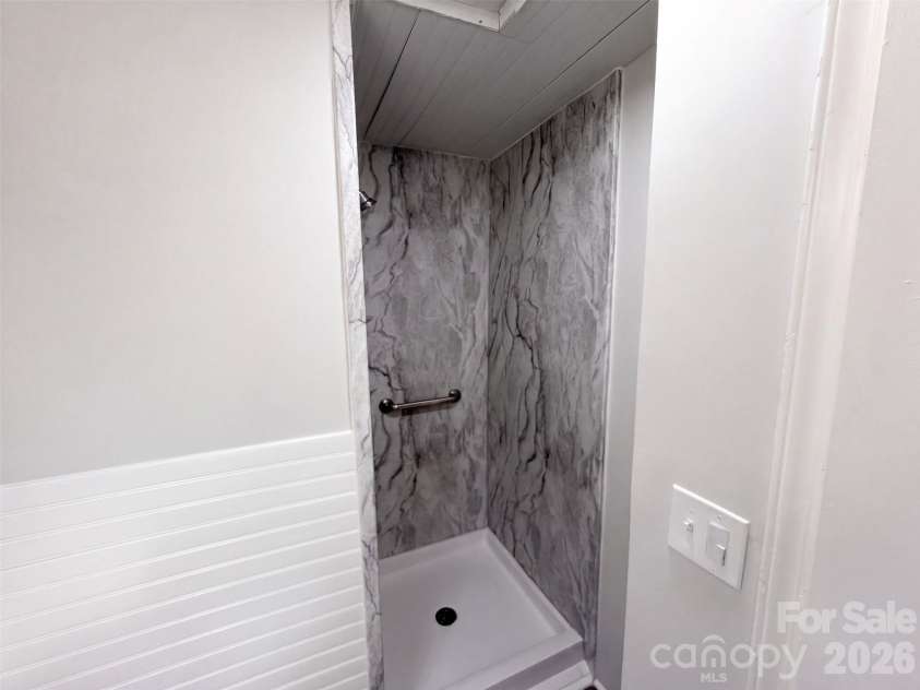 6531 Rosecran Drive, Charlotte, NC 28215.  MLS# CAR4423660, YatesRealty ID 50083. 