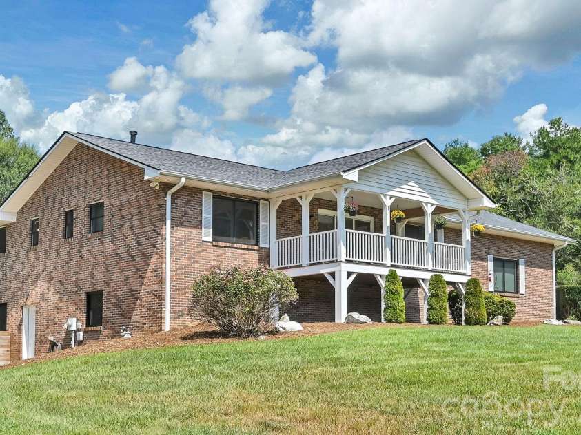 123 Turley Falls Road, Hendersonville, NC 28739.  MLS# CAR4423477, YatesRealty ID 50084. 