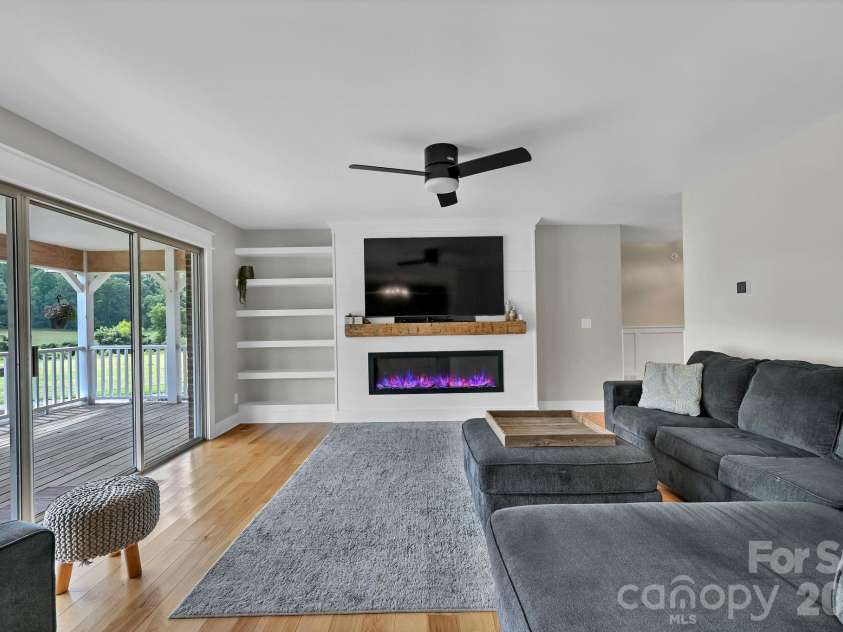123 Turley Falls Road, Hendersonville, NC 28739.  MLS# CAR4423477, YatesRealty ID 50084. 