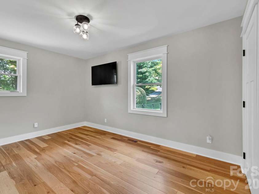 123 Turley Falls Road, Hendersonville, NC 28739.  MLS# CAR4423477, YatesRealty ID 50084. 