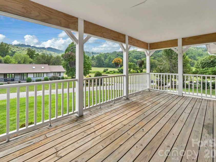 123 Turley Falls Road, Hendersonville, NC 28739.  MLS# CAR4423477, YatesRealty ID 50084. 