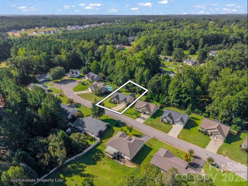 138 Brookwood Creek Drive, Landrum, SC 29356.  MLS# CAR4423347, YatesRealty ID 50085. 