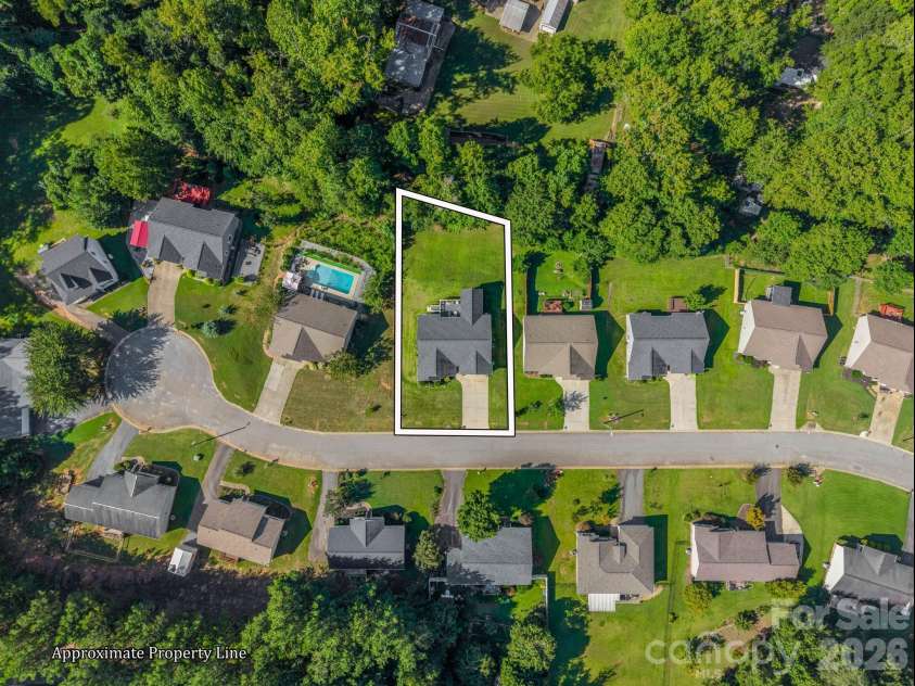 138 Brookwood Creek Drive, Landrum, SC 29356.  MLS# CAR4423347, YatesRealty ID 50085. 