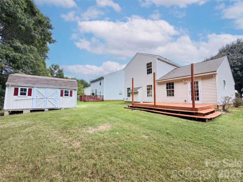 8616 Silver Falls Way, Charlotte, NC 28227.  MLS# CAR4423664, YatesRealty ID 50086. 