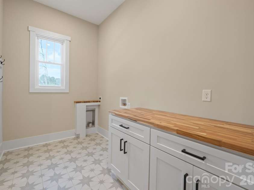3104 Mount Pleasant Road, Sherrills Ford, NC 28673.  MLS# CAR4423658, YatesRealty ID 50087. 