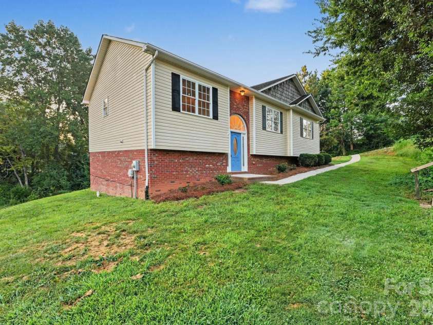 4750 Dalena Drive, Claremont, NC 28610.  MLS# CAR4423670, YatesRealty ID 50090. 