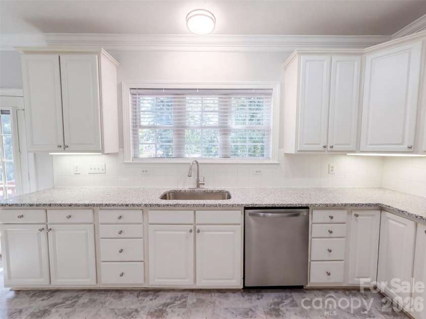 331 Market Hall Place, Rock Hill, SC 29732.  MLS# CAR4423671, YatesRealty ID 50091. 