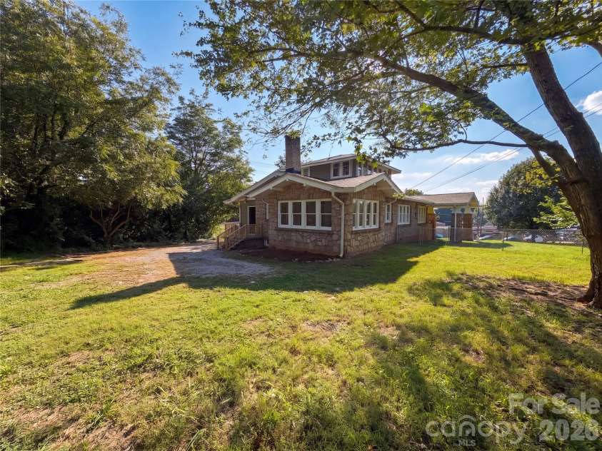 1101 Old West Innes Street, Salisbury, NC 28144.  MLS# CAR4423640, YatesRealty ID 50092. 