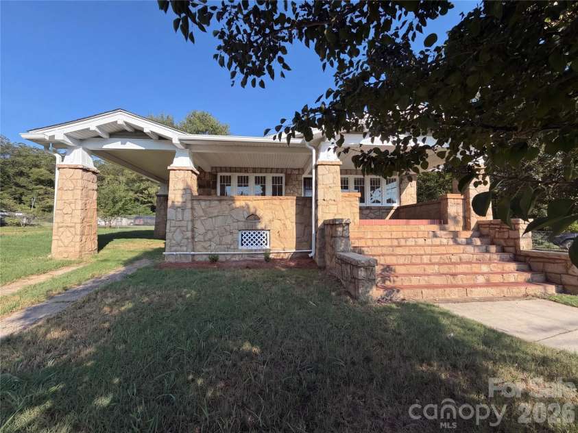 1101 Old West Innes Street, Salisbury, NC 28144.  MLS# CAR4423640, YatesRealty ID 50092. 
