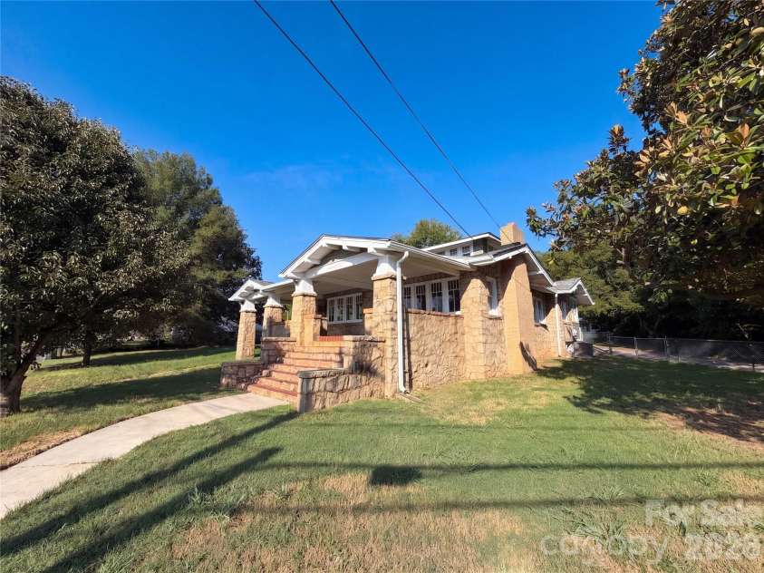 1101 Old West Innes Street, Salisbury, NC 28144.  MLS# CAR4423640, YatesRealty ID 50092. 