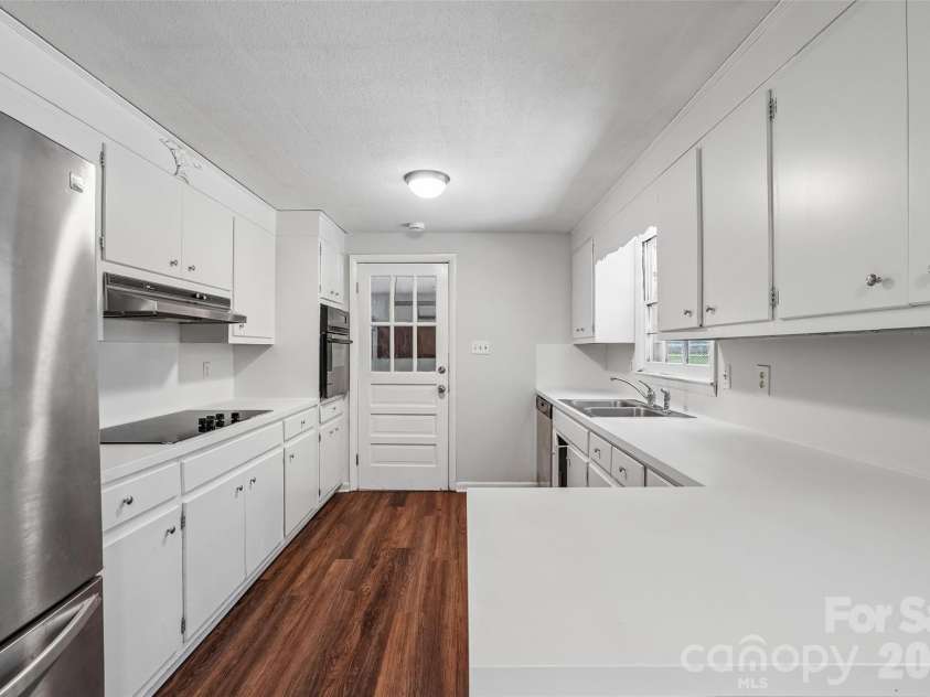 4036 Elizabeth Street, Hickory, NC 28601.  MLS# CAR4423673, YatesRealty ID 50094. 