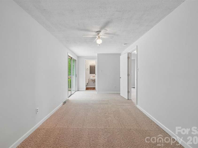 4036 Elizabeth Street, Hickory, NC 28601.  MLS# CAR4423673, YatesRealty ID 50094. 