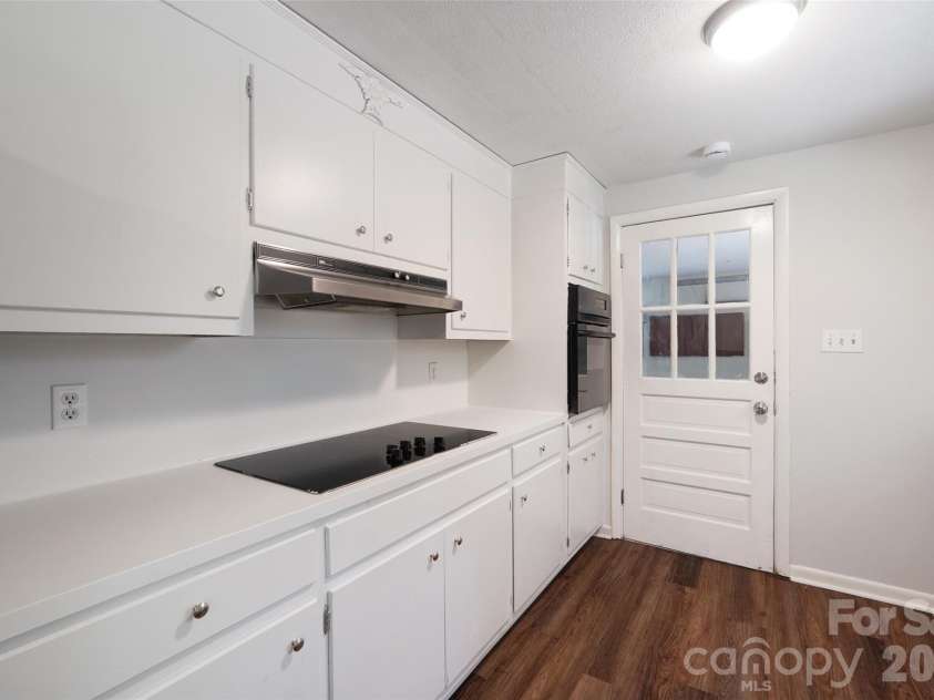 4036 Elizabeth Street, Hickory, NC 28601.  MLS# CAR4423673, YatesRealty ID 50094. 