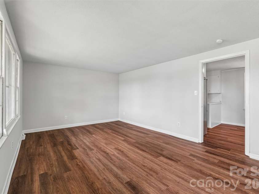 4036 Elizabeth Street, Hickory, NC 28601.  MLS# CAR4423673, YatesRealty ID 50094. 