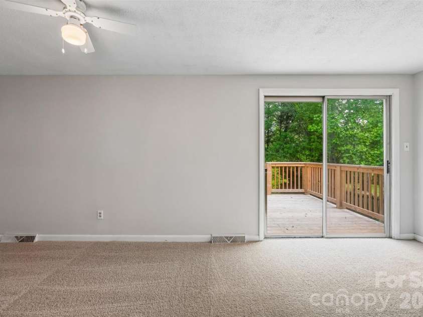 4036 Elizabeth Street, Hickory, NC 28601.  MLS# CAR4423673, YatesRealty ID 50094. 