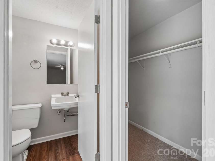 4036 Elizabeth Street, Hickory, NC 28601.  MLS# CAR4423673, YatesRealty ID 50094. 