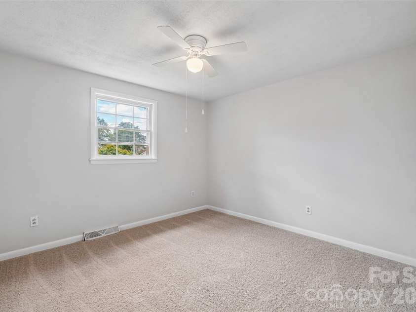 4036 Elizabeth Street, Hickory, NC 28601.  MLS# CAR4423673, YatesRealty ID 50094. 