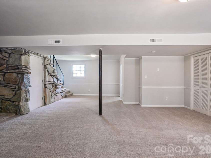 4036 Elizabeth Street, Hickory, NC 28601.  MLS# CAR4423673, YatesRealty ID 50094. 