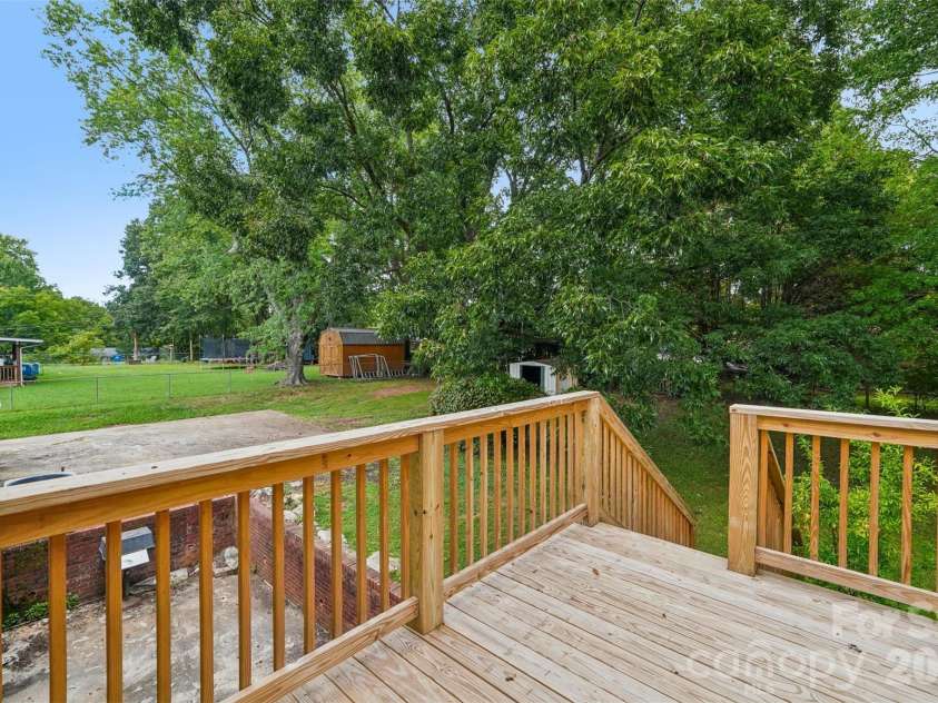4036 Elizabeth Street, Hickory, NC 28601.  MLS# CAR4423673, YatesRealty ID 50094. 