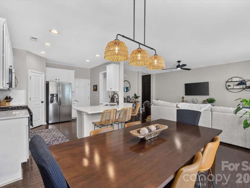 2640 Katy Flyer Avenue, Charlotte, NC 28210.  MLS# CAR4422995, YatesRealty ID 50095. 