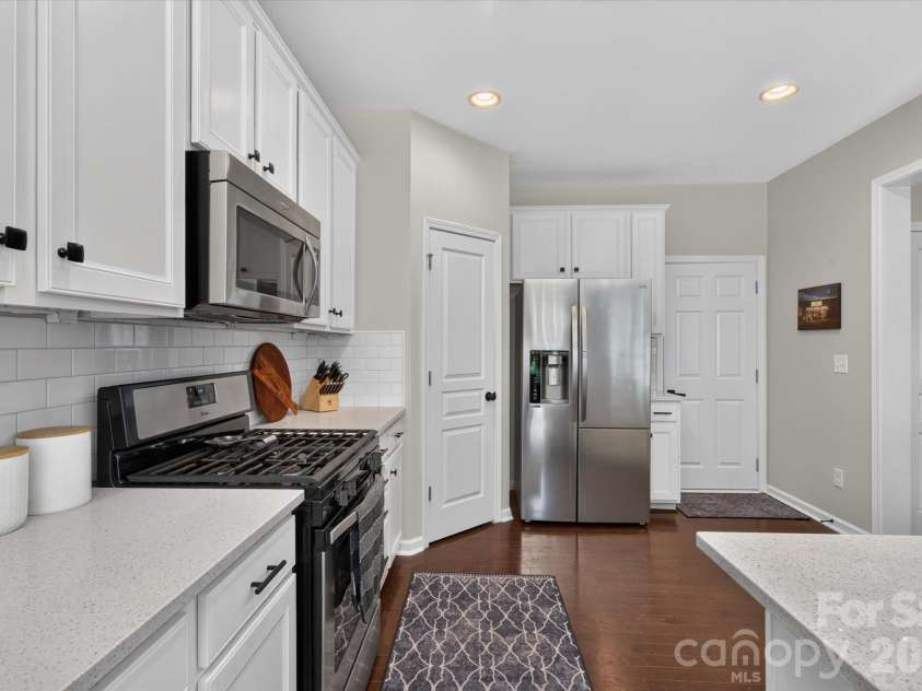 2640 Katy Flyer Avenue, Charlotte, NC 28210.  MLS# CAR4422995, YatesRealty ID 50095. 