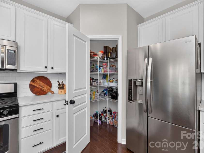2640 Katy Flyer Avenue, Charlotte, NC 28210.  MLS# CAR4422995, YatesRealty ID 50095. 