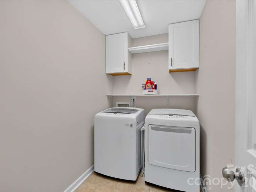 2640 Katy Flyer Avenue, Charlotte, NC 28210.  MLS# CAR4422995, YatesRealty ID 50095. 