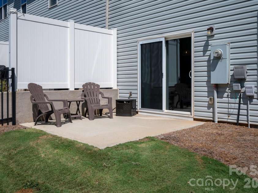2640 Katy Flyer Avenue, Charlotte, NC 28210.  MLS# CAR4422995, YatesRealty ID 50095. 