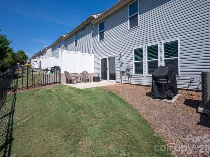 2640 Katy Flyer Avenue, Charlotte, NC 28210.  MLS# CAR4422995, YatesRealty ID 50095. 