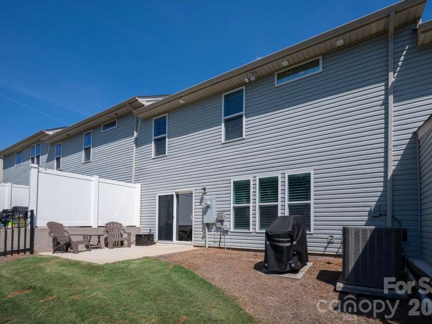 2640 Katy Flyer Avenue, Charlotte, NC 28210.  MLS# CAR4422995, YatesRealty ID 50095. 