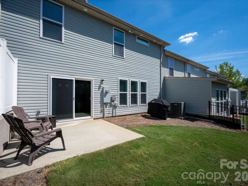 2640 Katy Flyer Avenue, Charlotte, NC 28210.  MLS# CAR4422995, YatesRealty ID 50095. 