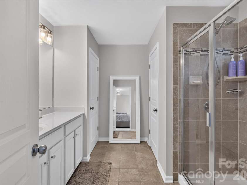 2640 Katy Flyer Avenue, Charlotte, NC 28210.  MLS# CAR4422995, YatesRealty ID 50095. Primary Bathroom
