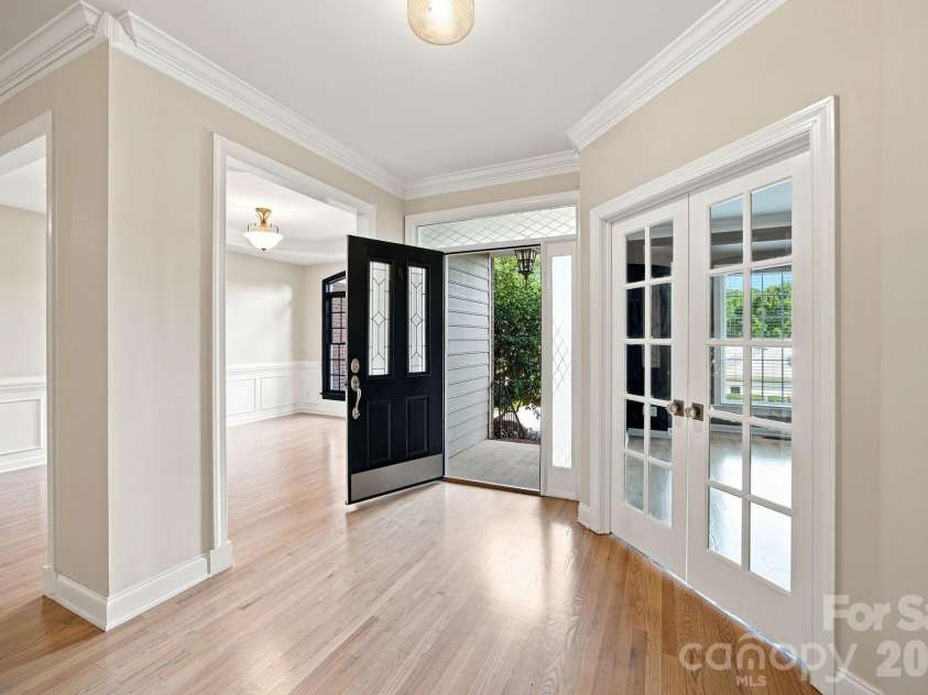 5111 Downing Creek Drive, Charlotte, NC 28269.  MLS# CAR4418841, YatesRealty ID 50096. 