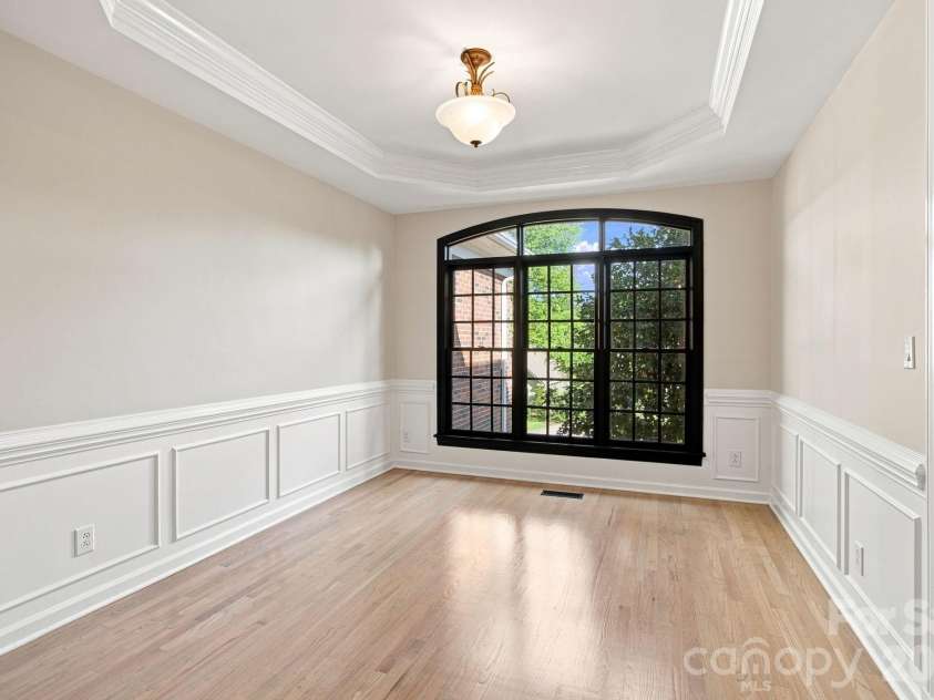 5111 Downing Creek Drive, Charlotte, NC 28269.  MLS# CAR4418841, YatesRealty ID 50096. 